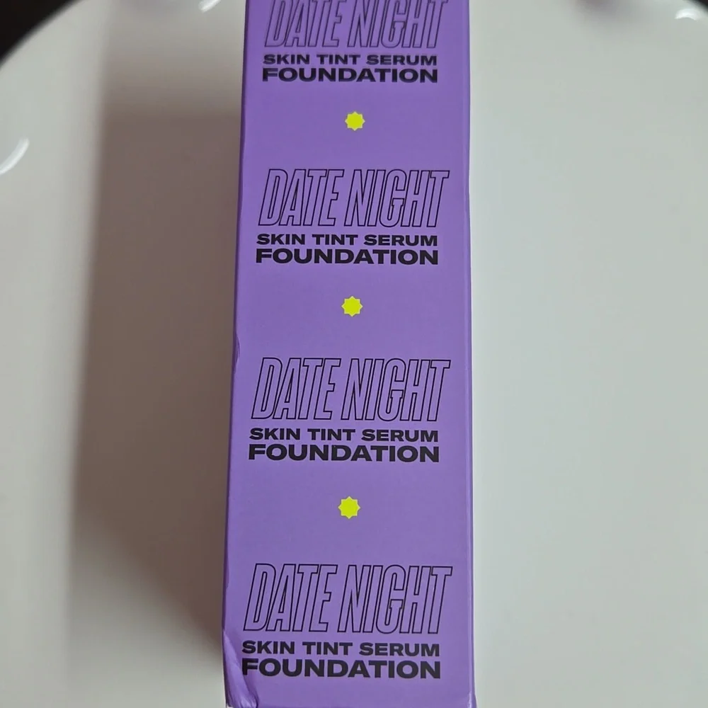 Youthforia Date Night Skin Tint Serum Foundation - 320 Light Medium To Medium - Picture 3 of 5